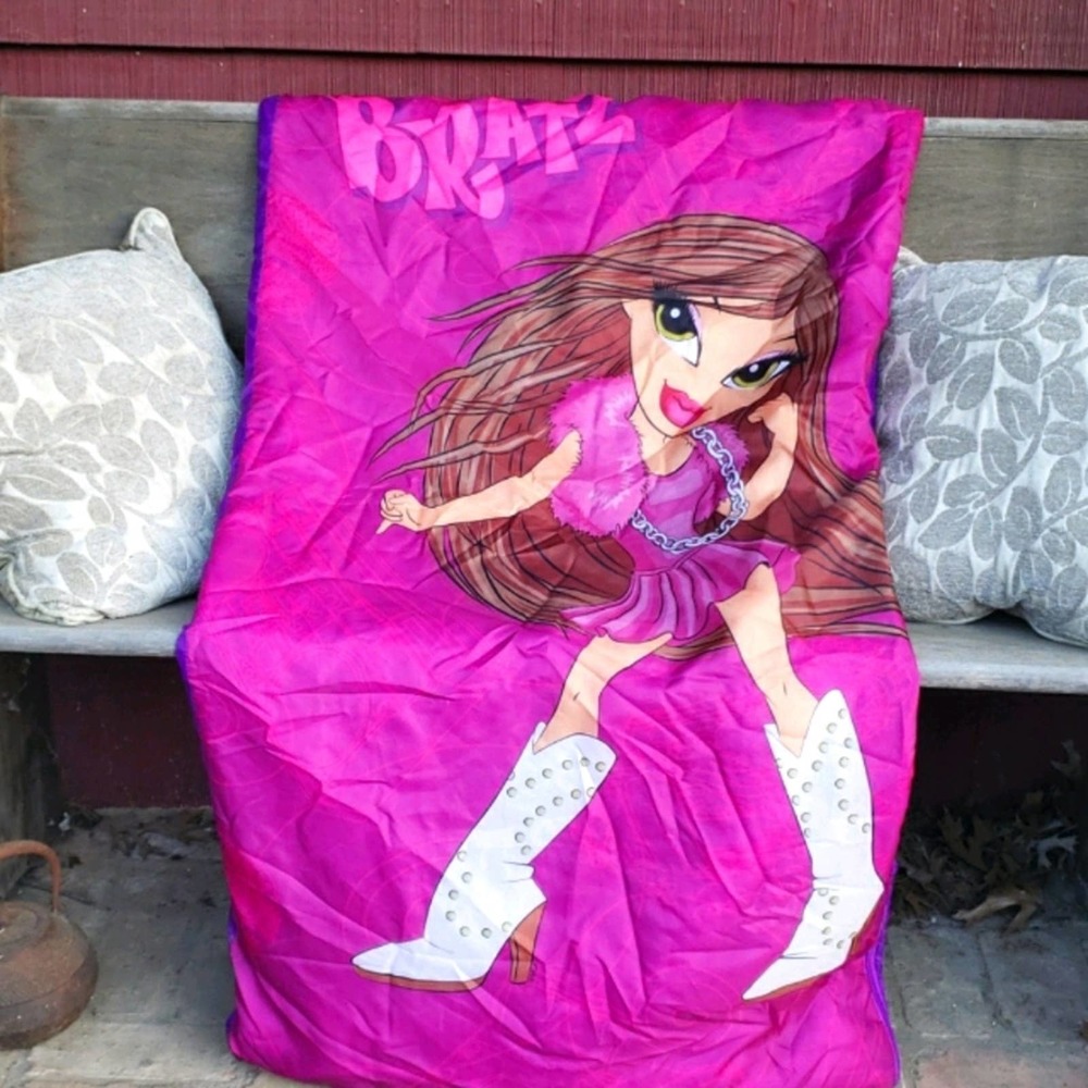 Bratz Retro Sleeping Bag Purple Pink 54x27